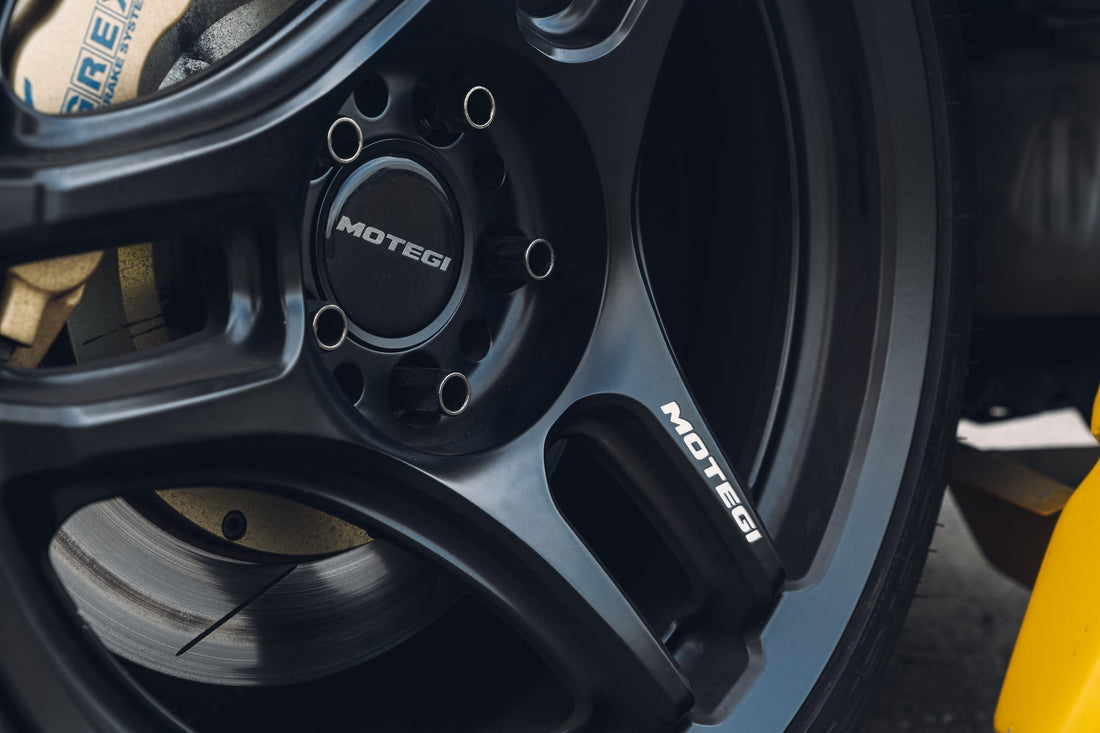 Motegi Racing MR161 Kojin — Lightweight Style Meets Track-Ready Design